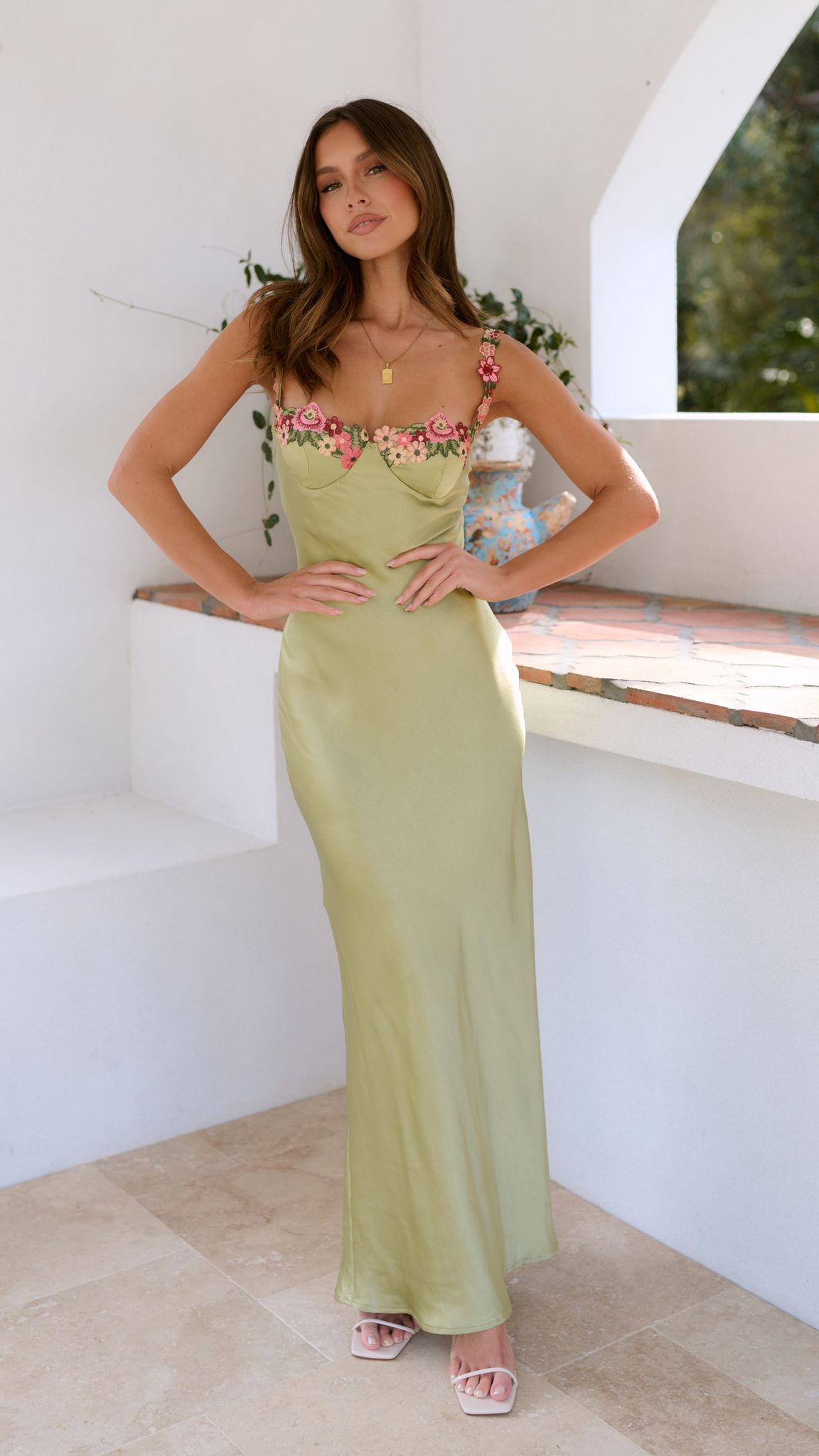 Abito Lungo Donna | Spalline Floreali & Linea Slim | Design Elegante