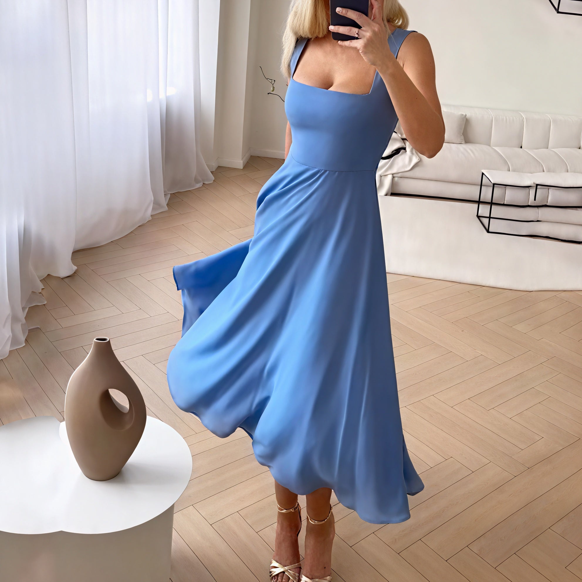 Abito Midi Donna | Scollo Quadrato & Eleganza Senza Tempo