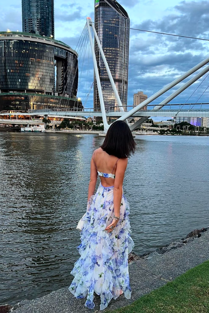 Abito da cerimonia con volant floreali per donna