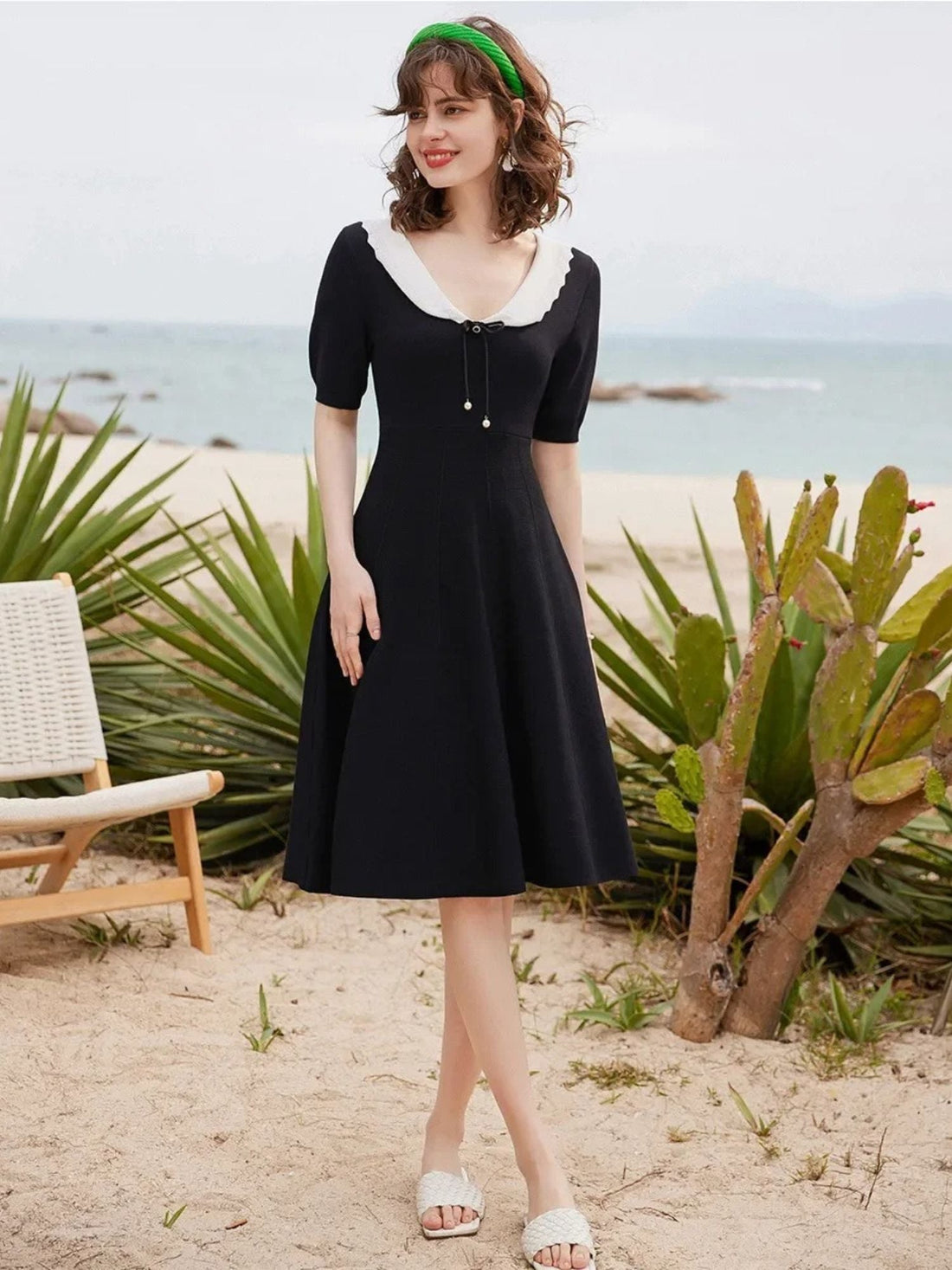 Abito donna a trapezio con colletto a contrasto