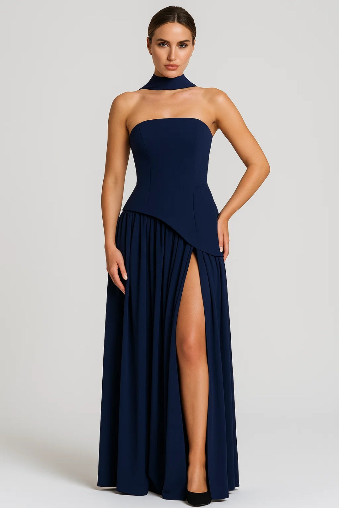 Abito lungo con spacco alto e drappeggio laterale Donna | Linea slanciata & Movimento elegante