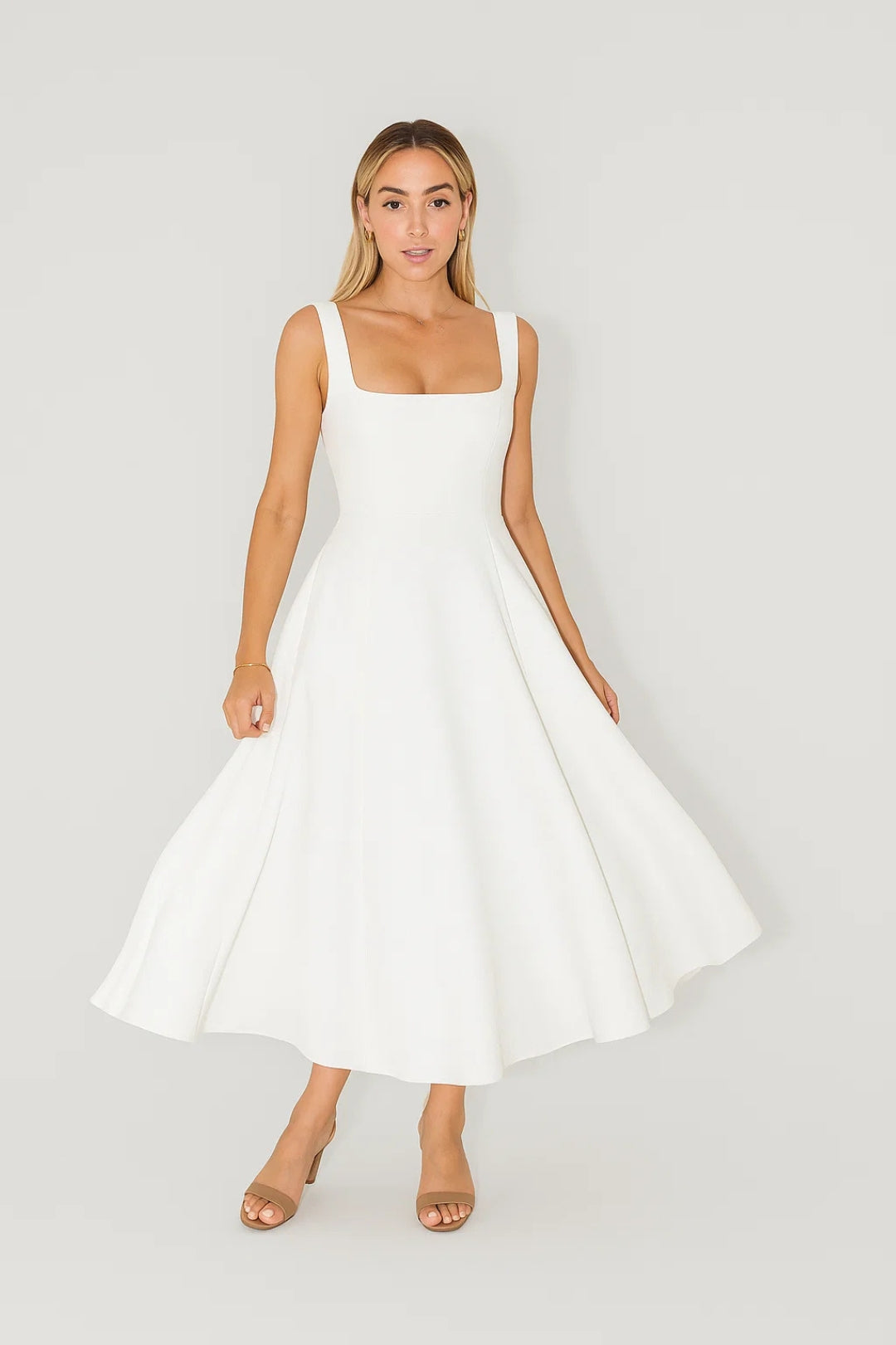 Abito midi svasato con scollo quadrato | Elegante e senza tempo 0