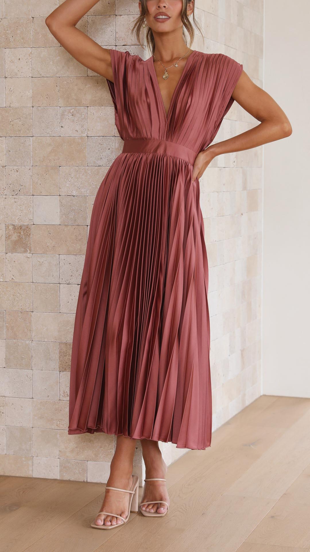 Abito Donna Plissettato con Scollo a V Drappeggiato e Gonna Svasata a Vita Alta 6
