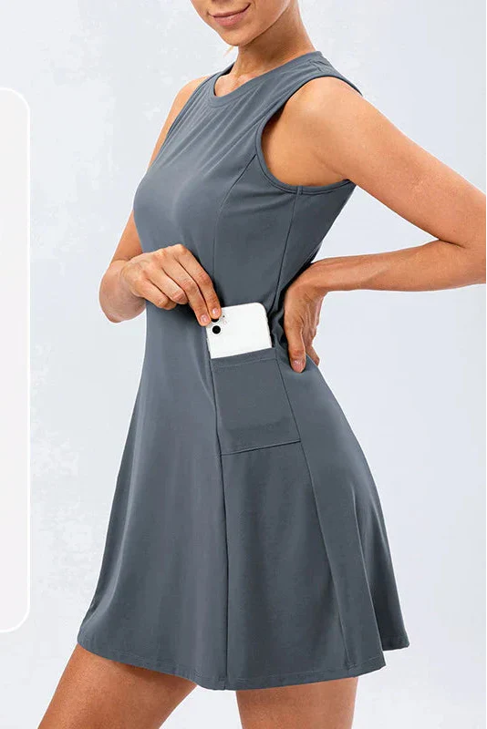 Abito da Tennis Senza Maniche da Donna con Shorts Integrati e Tasche 1