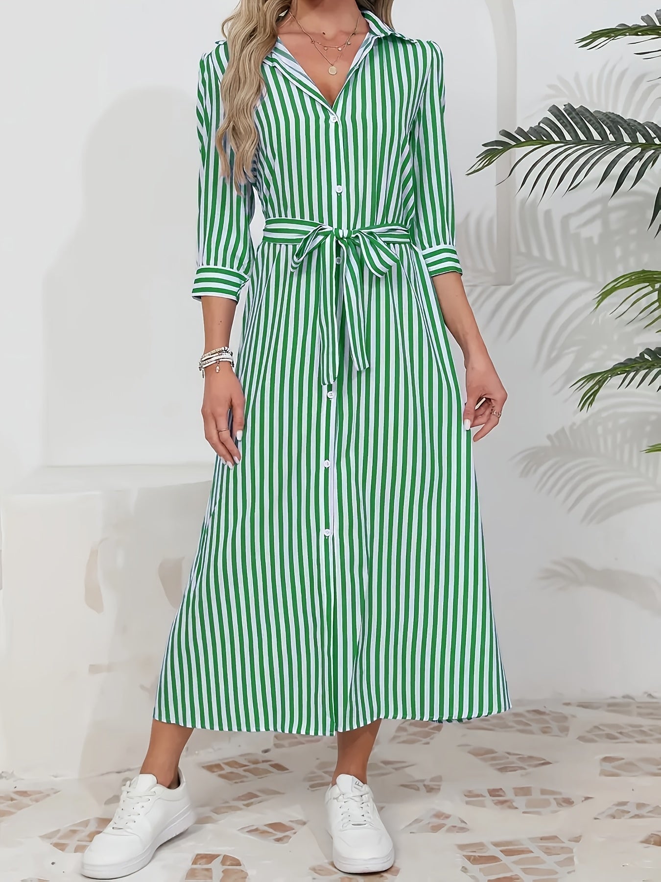 Abito midi chemisier da donna a righe con cintura - Chic e casual 1