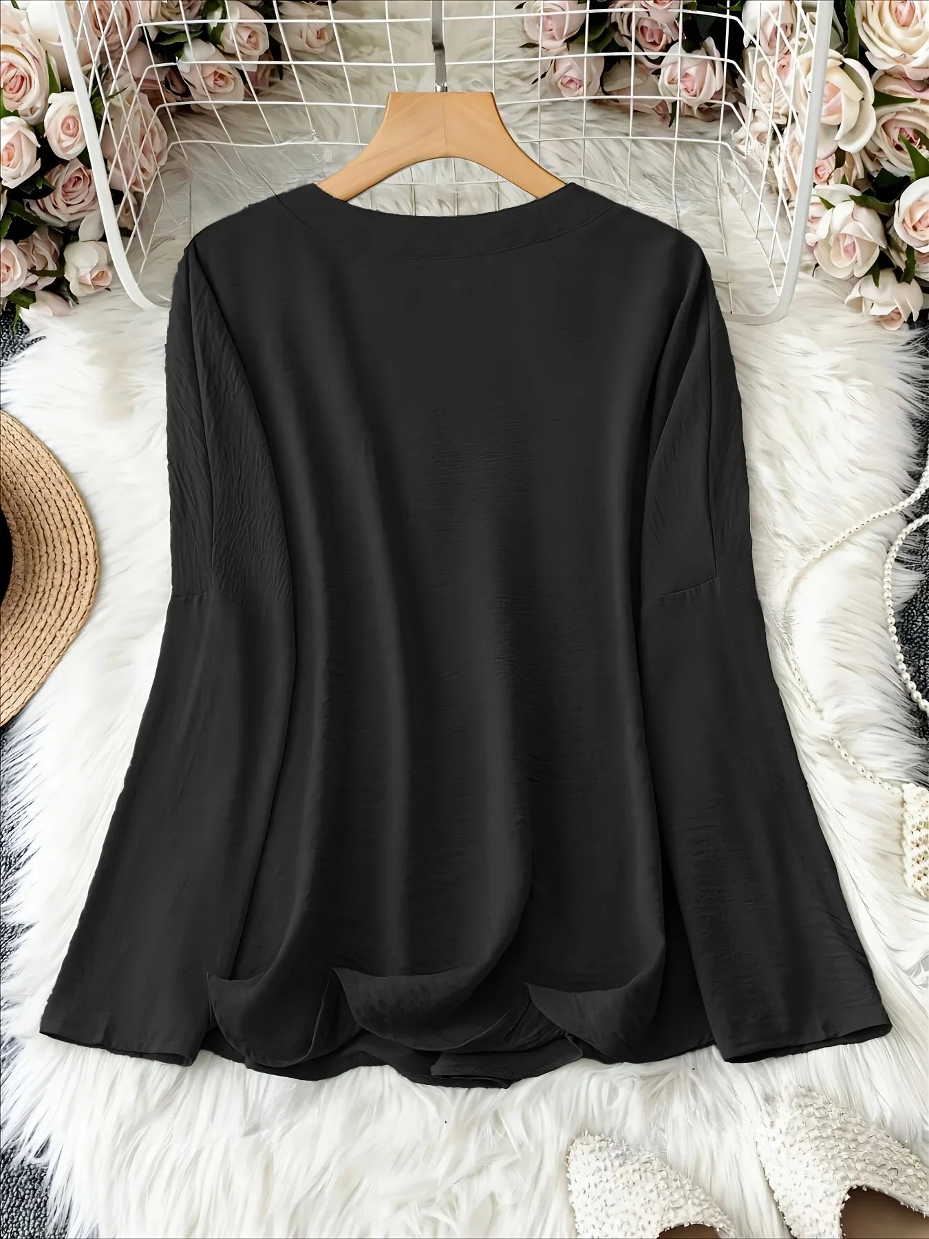 Bria - Blusa a V in tessuto leggero 4