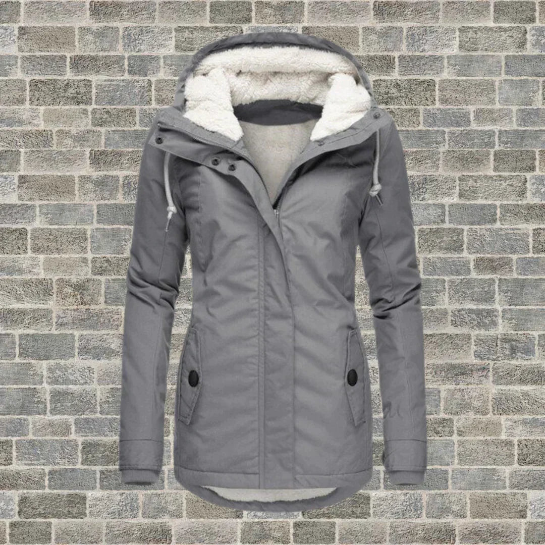 Cappotto Donna | Cappuccio Staccabile e Design Plissettato 1