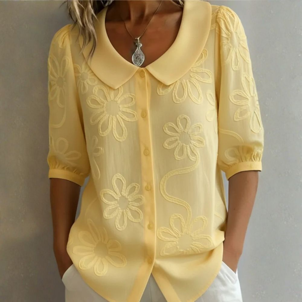 Camicetta elegante da donna con colletto arrotondato e dettagli floreali - Delicata e raffinata 0