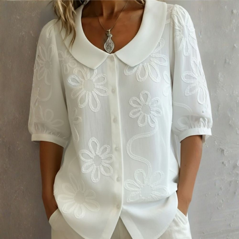 Camicetta elegante da donna con colletto arrotondato e dettagli floreali - Delicata e raffinata 2