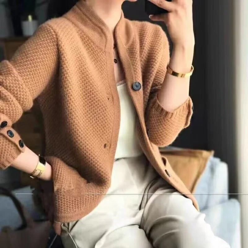 Cardigan Donna Collo Alto | Caldo e Avvolgente 2