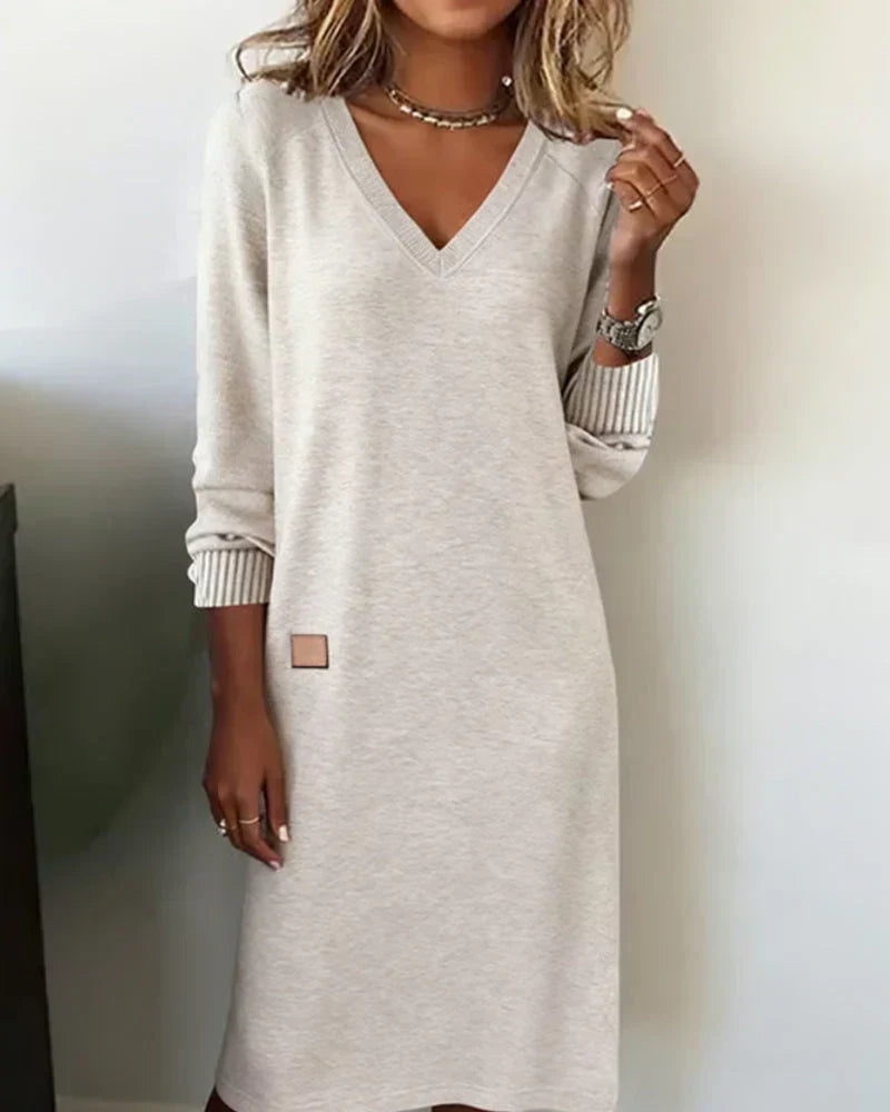 Clelia | L'Abito Midi con Scollo a V 0