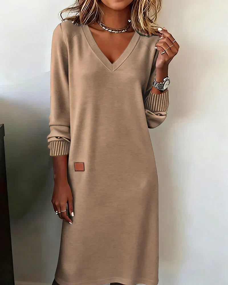 Clelia | L'Abito Midi con Scollo a V 1