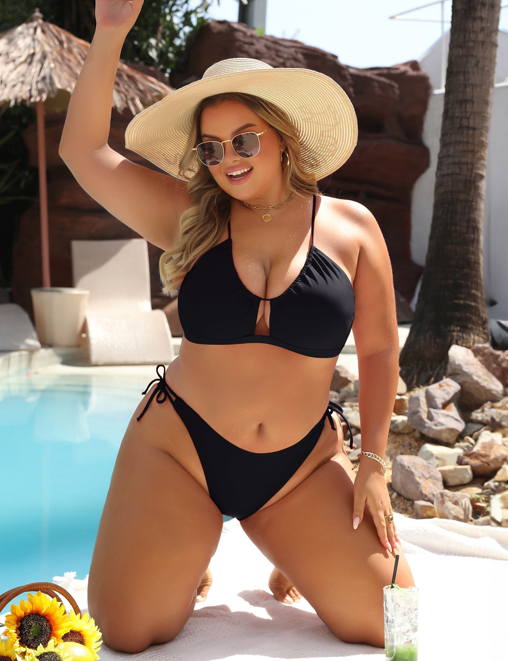 Bikini Donna | Top Halter con Cut-Out & Slip con Laccetti Laterali