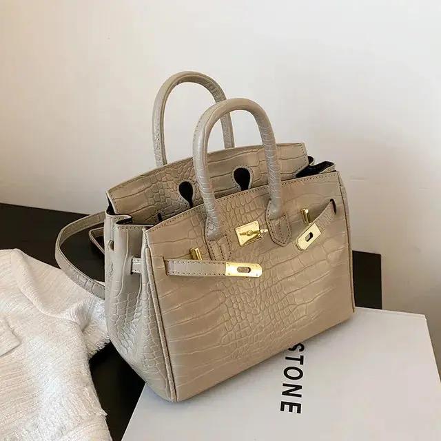 Elegant Handbag for Women – Spacious &amp; Versatile Design-Caliboot