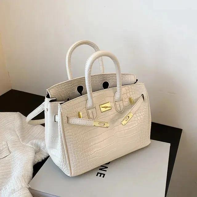 Elegant Handbag for Women – Spacious &amp; Versatile Design-Caliboot