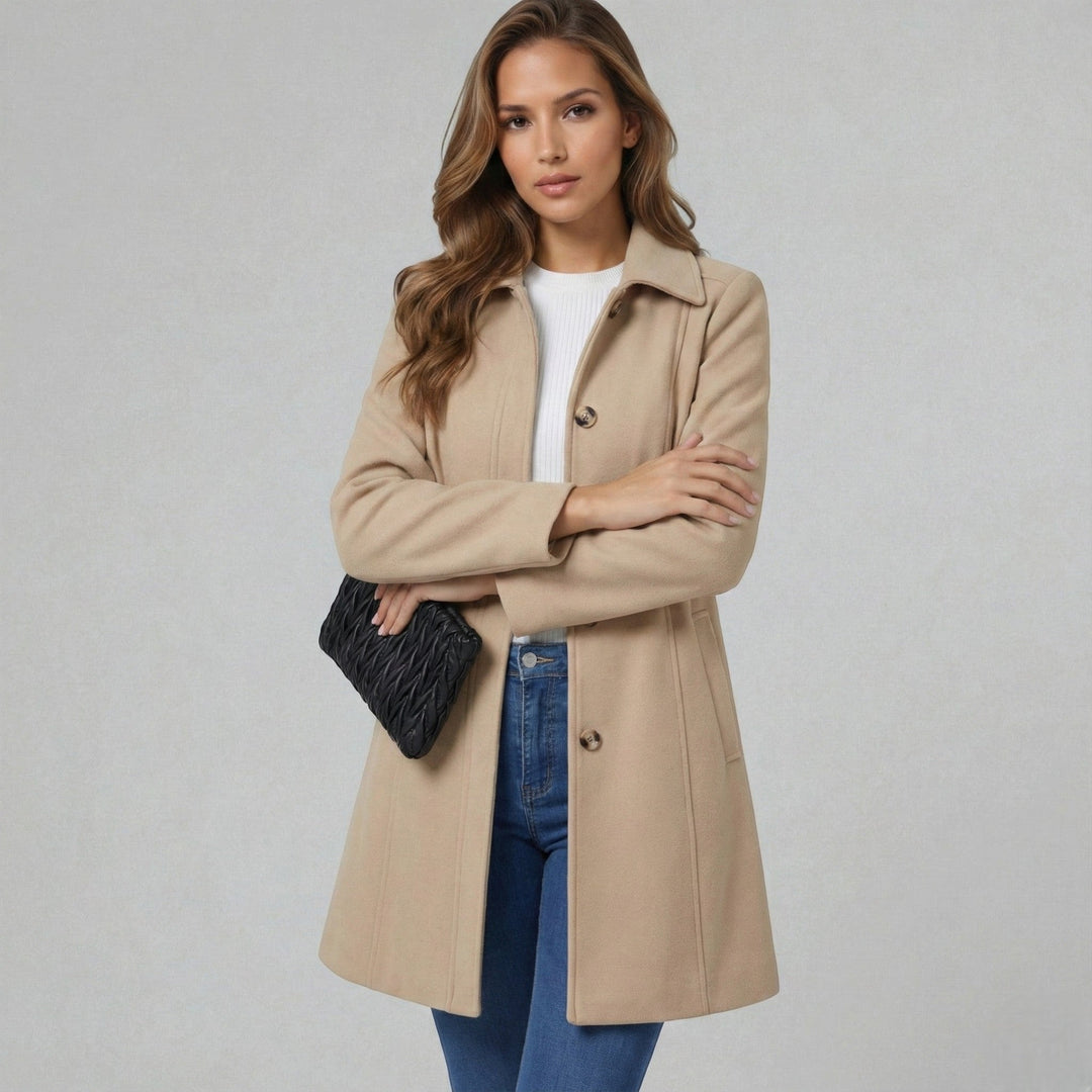 Dames A-Lijn Manteljas – Elegante Pasvorm met Knoopsluiting Beige / S - AIDA LENA