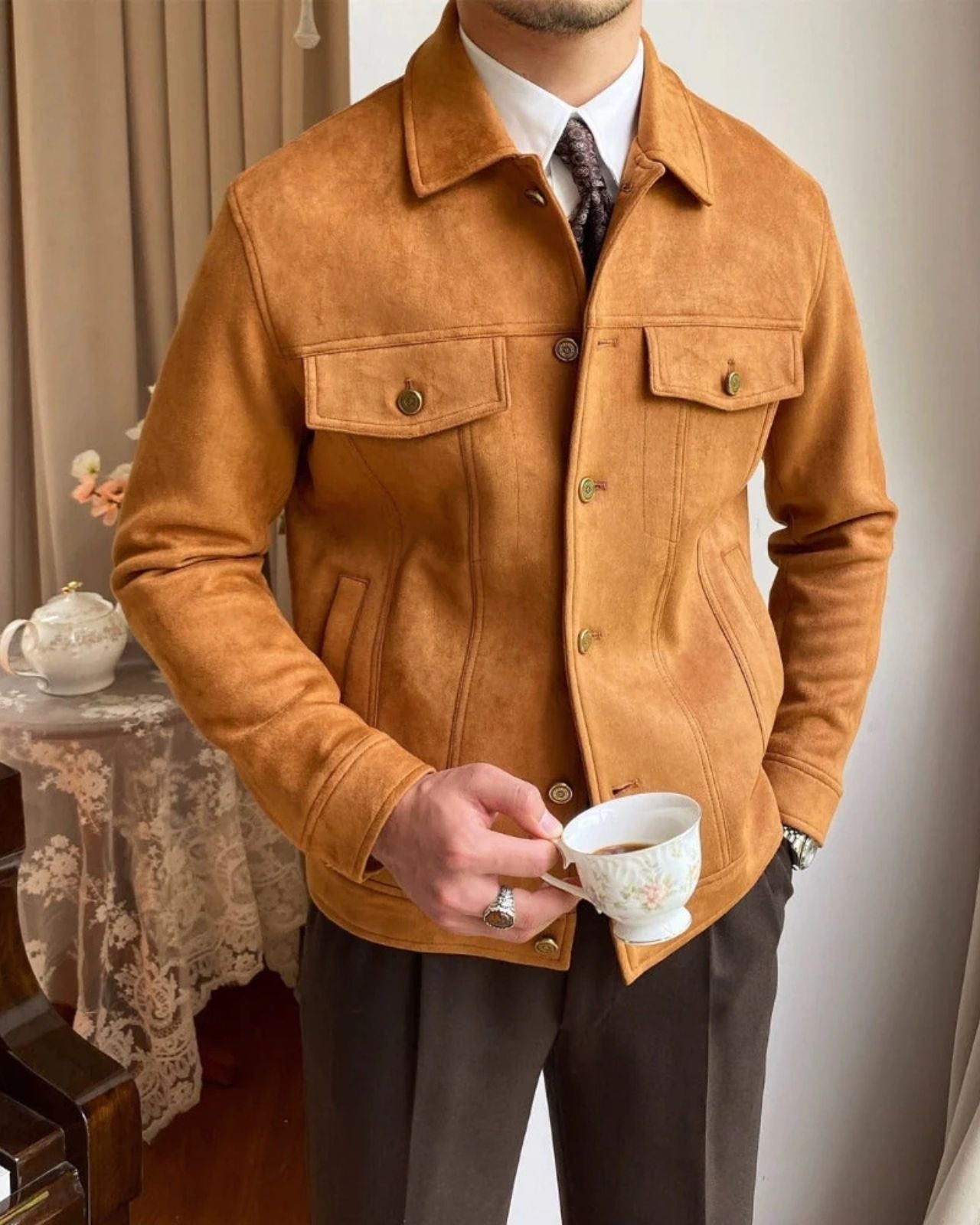Giacca Uomo in Camoscio con Revers Look Sobrio Raffinato 2