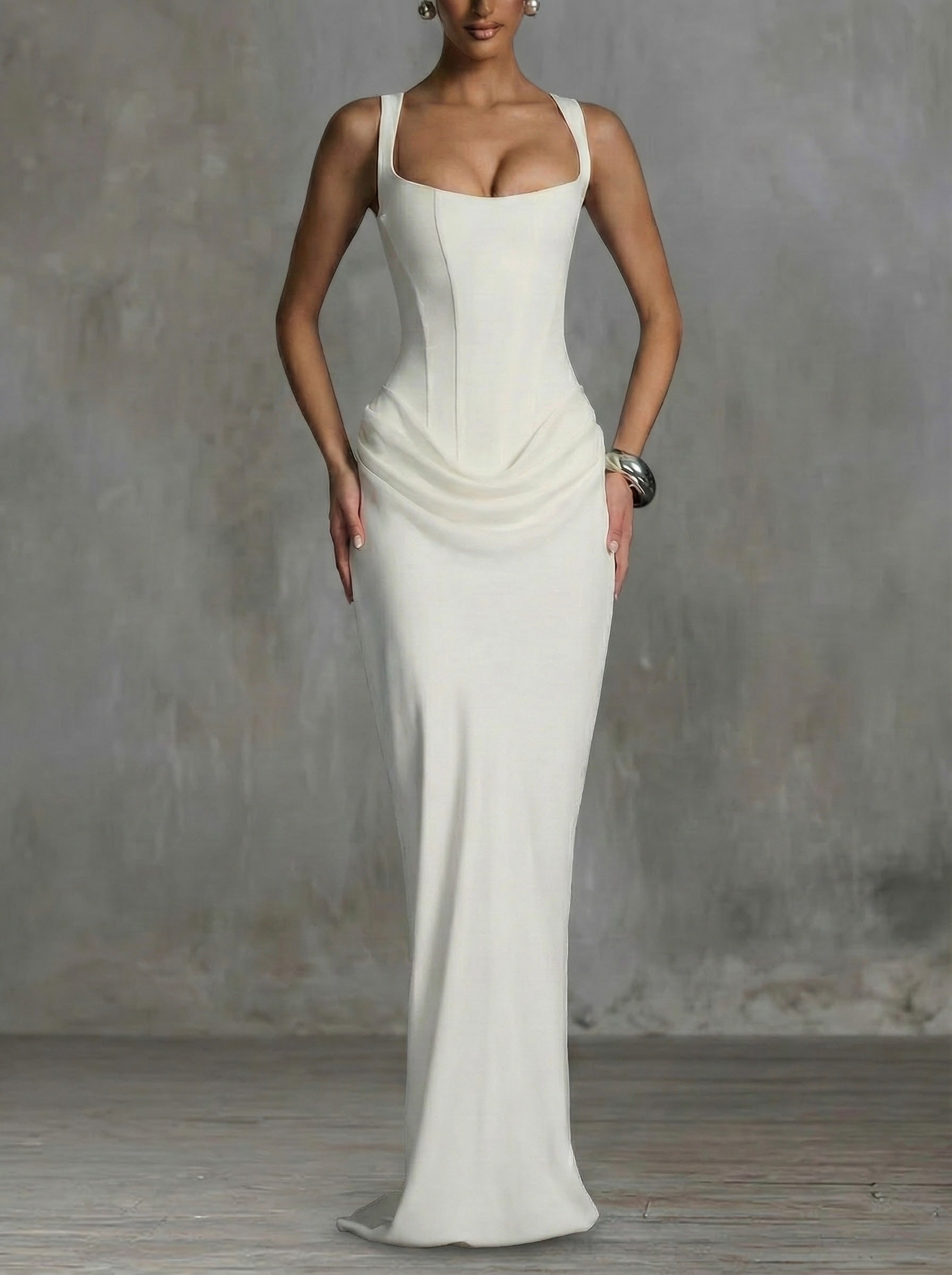 Lucia | Abito maxi con scollo quadrato 1