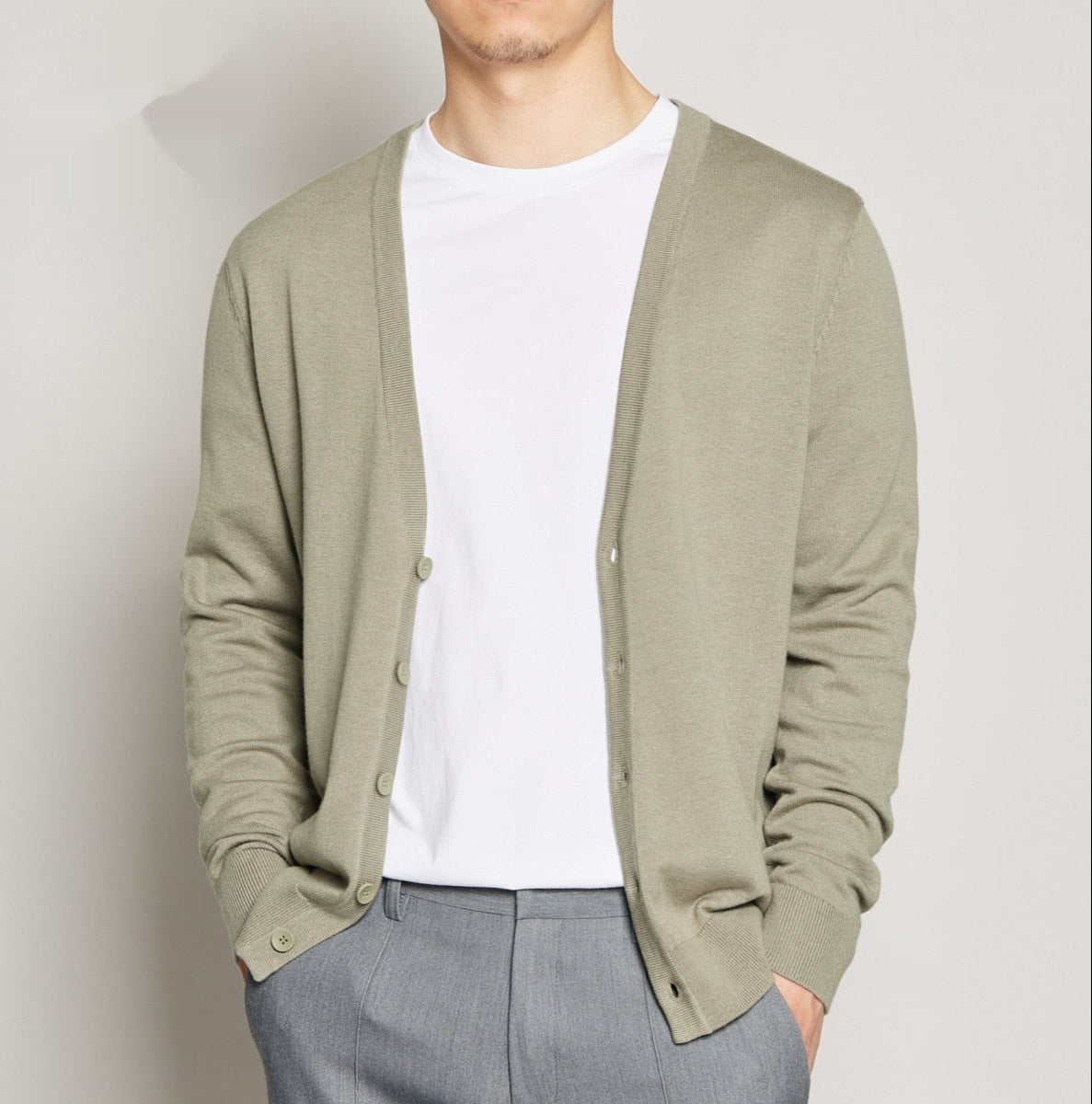 Maglione Cardigan Uomo | Chiusura a Bottoni e Versatilità
