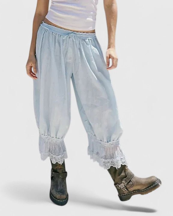 Pantaloni Donna | Design Romantico & Dettagli in Pizzo
