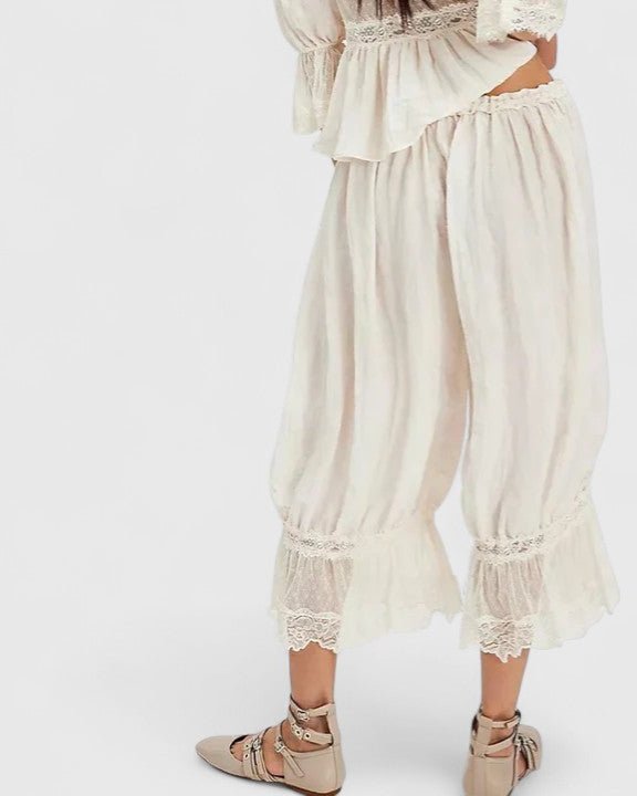 Pantaloni Donna | Design Romantico & Dettagli in Pizzo