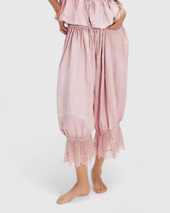 Pantaloni Donna | Design Romantico & Dettagli in Pizzo