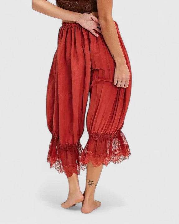 Pantaloni Donna | Design Romantico & Dettagli in Pizzo