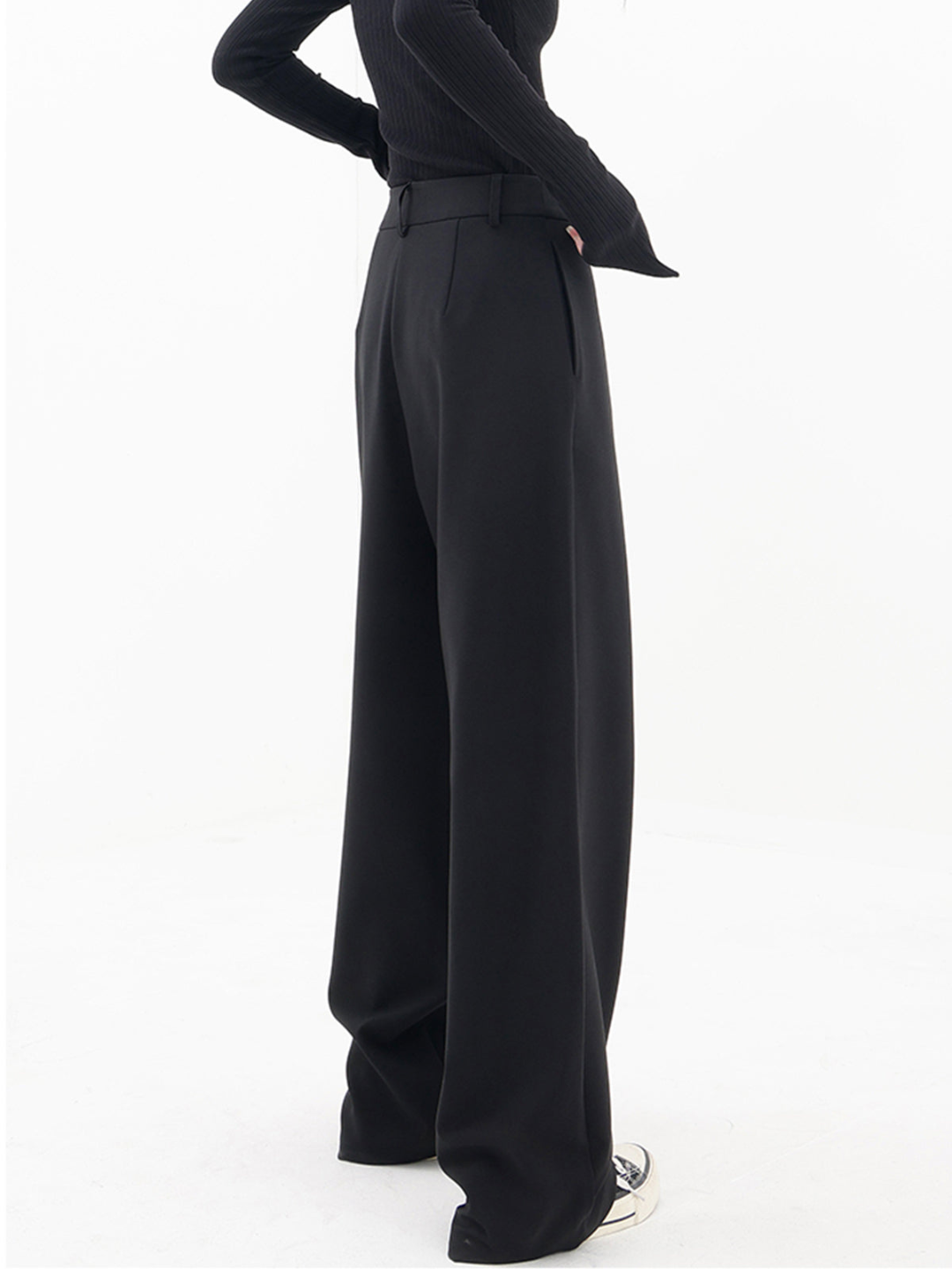 Pantaloni Donna a Gamba Larga | Chiusura Asimmetrica & Design Sartoriale
