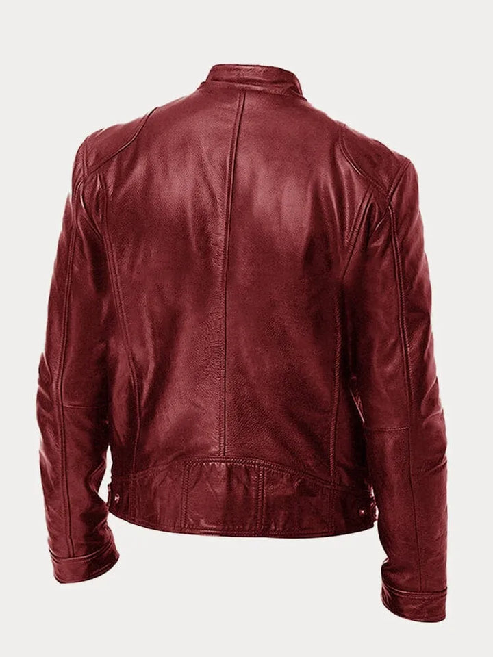 Giacca in pelle rossa da uomo vista posteriore, stile motociclista, design moderno, chiusura con zip, ideale per moda autunnale e invernale.