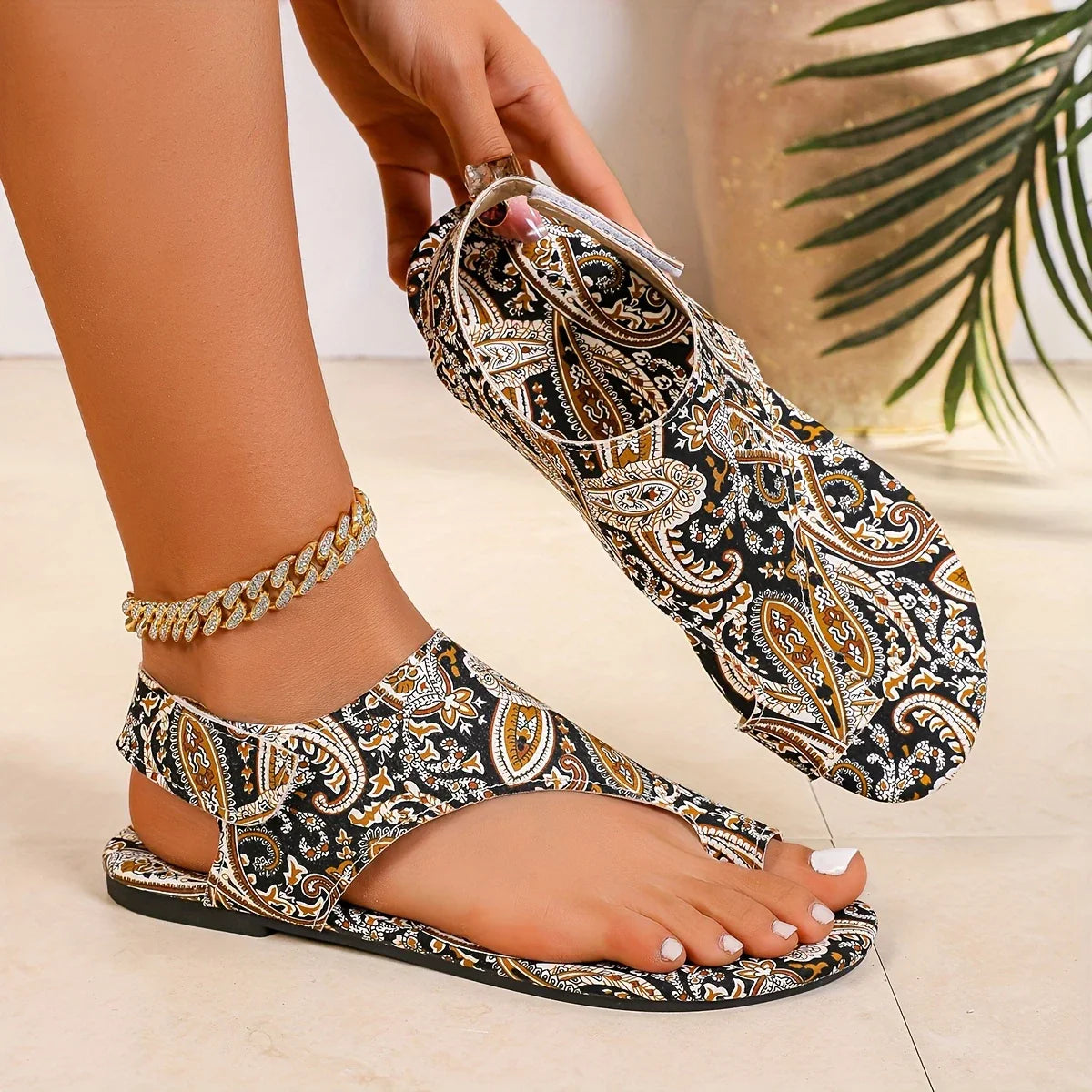 Sandali Donna Flat | Stampa Paisley Boho & Infradito con Fascia Larga