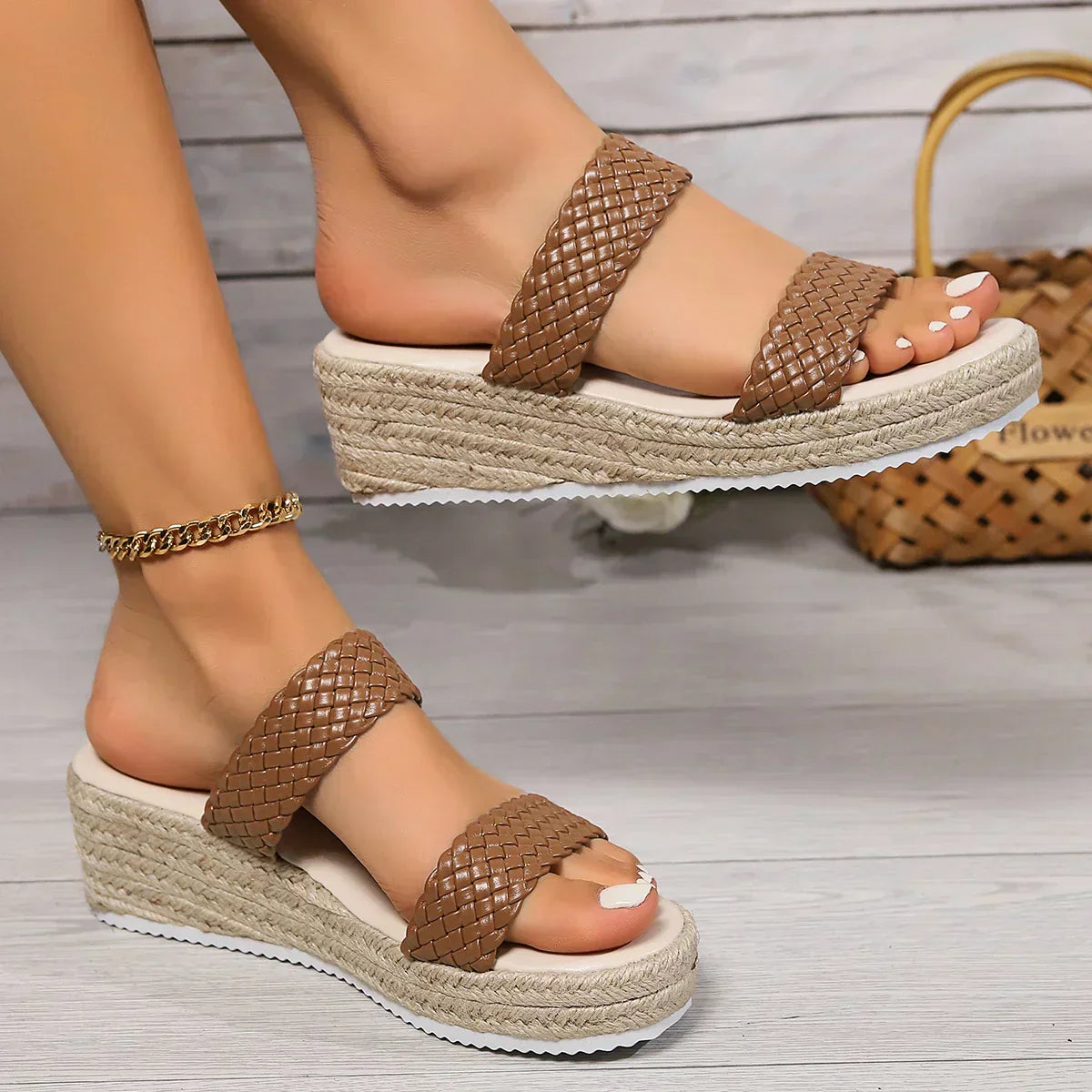 Sandali con zeppa da donna - Comodi ed eleganti 8