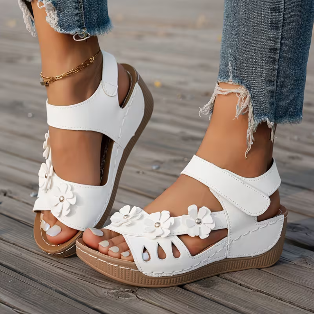 Sandalo Donna | Zeppa Comoda con Applicazioni Floreali
