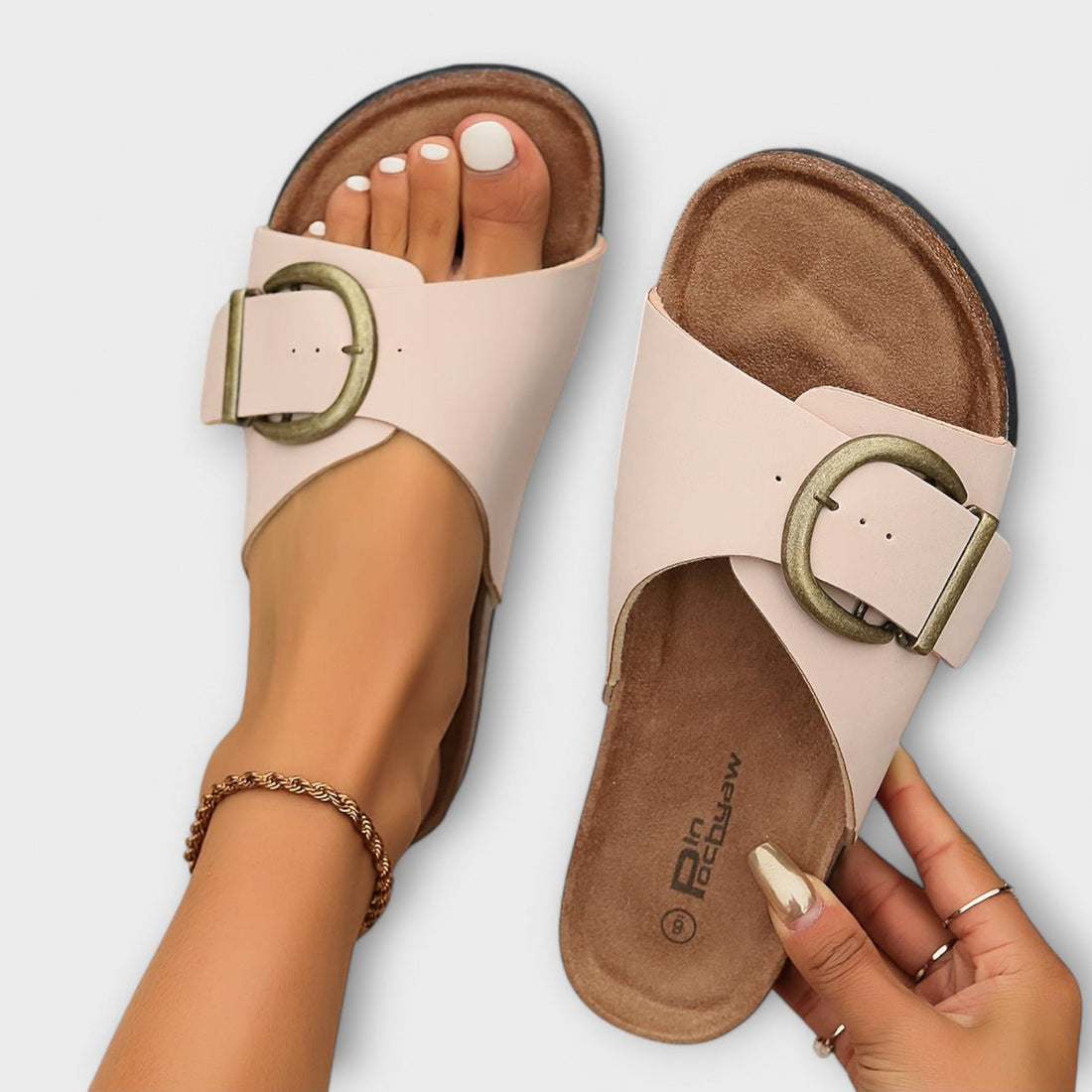 Sandalo in Morbida Scamosciata | Calzata Donna & Fibbia regolabile