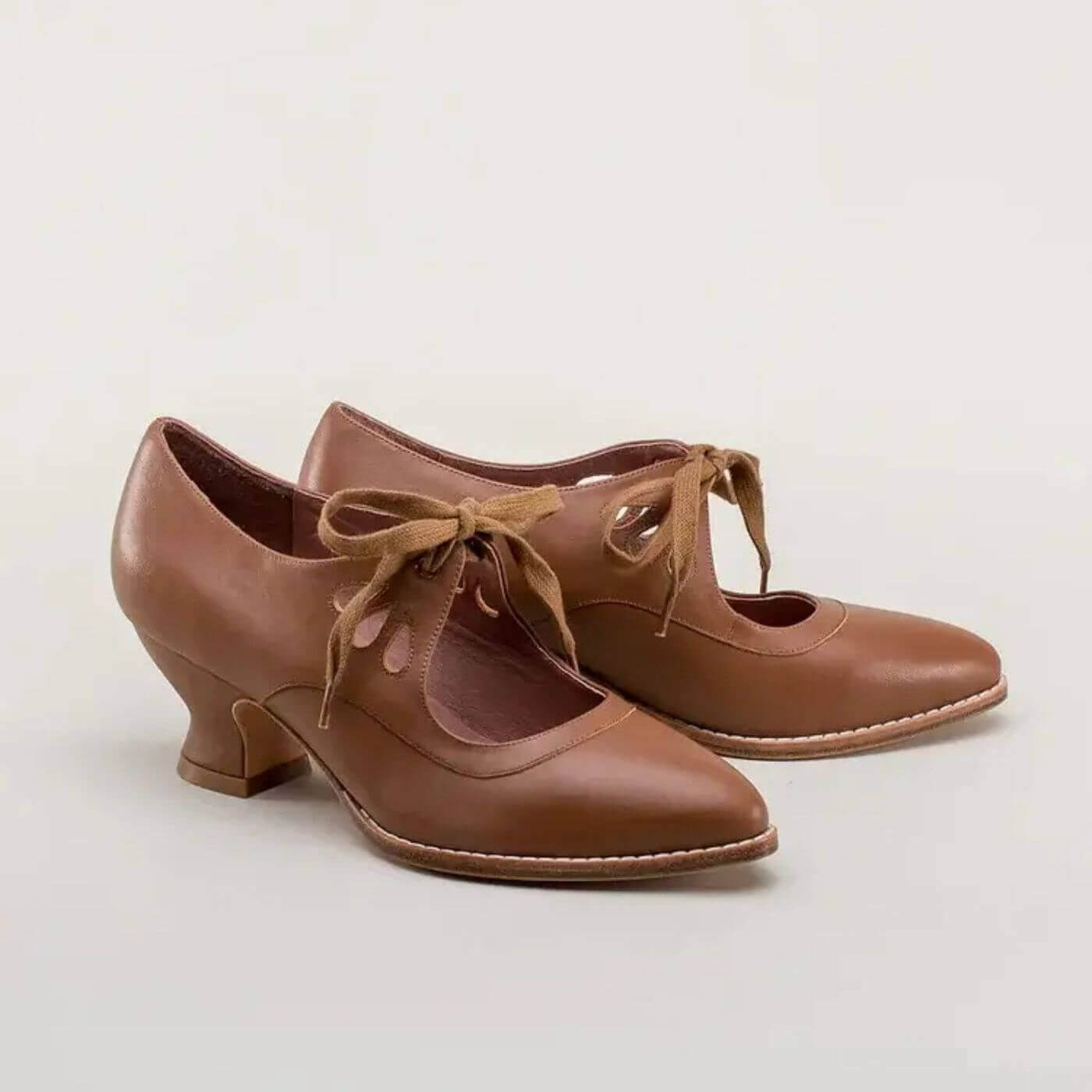 Scarpe Donna | Tacco Basso & Design Vintage Elegante
