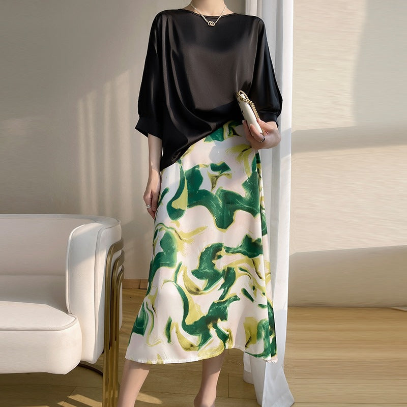 T-Shirt Larga Satinato In Seta Ghiacciata A Maniche Corte Con Scollo Tondo | Perfetta Per L'Autunno 2