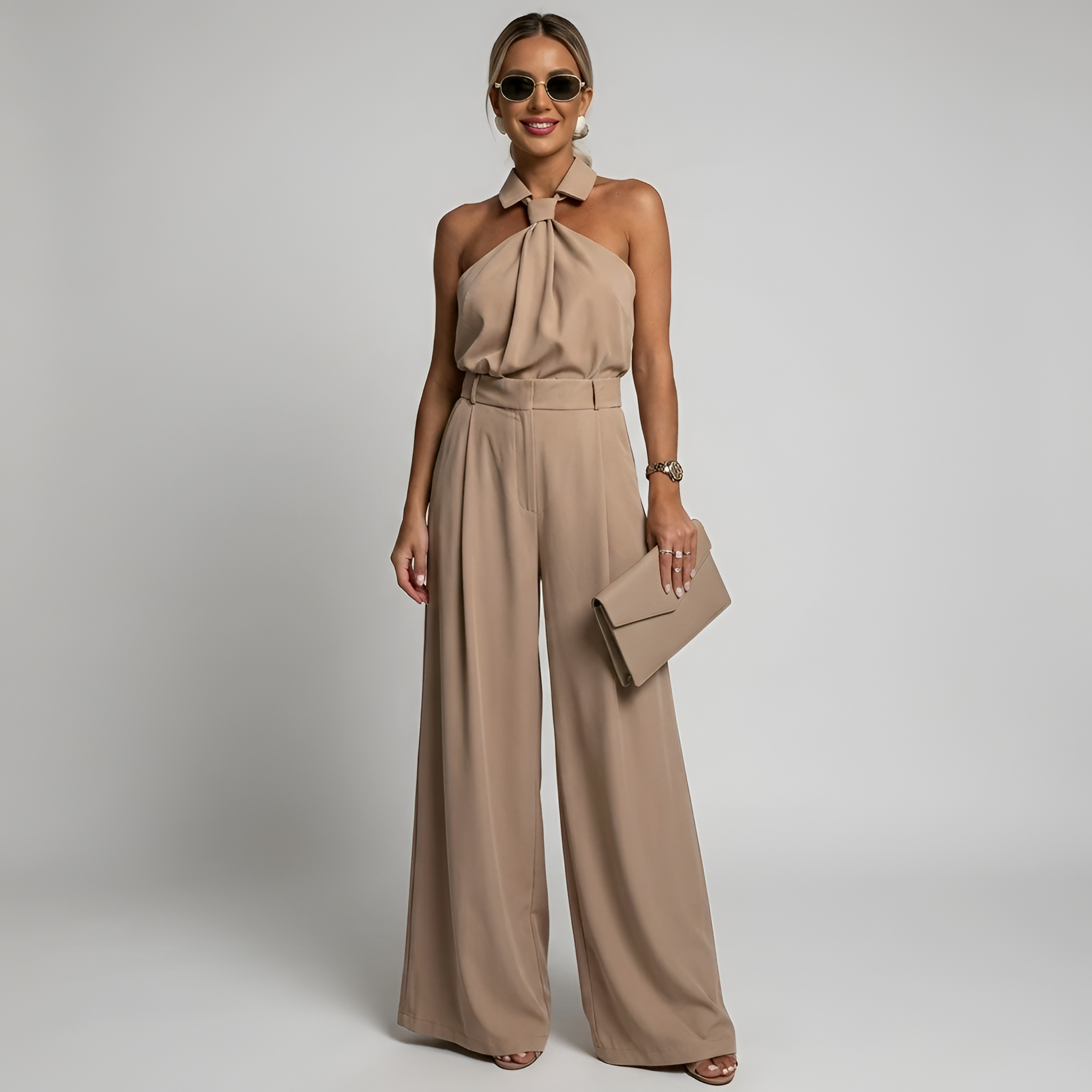 Tuta donna con collo all'americana e gamba ampia - Elegante e fluida 0
