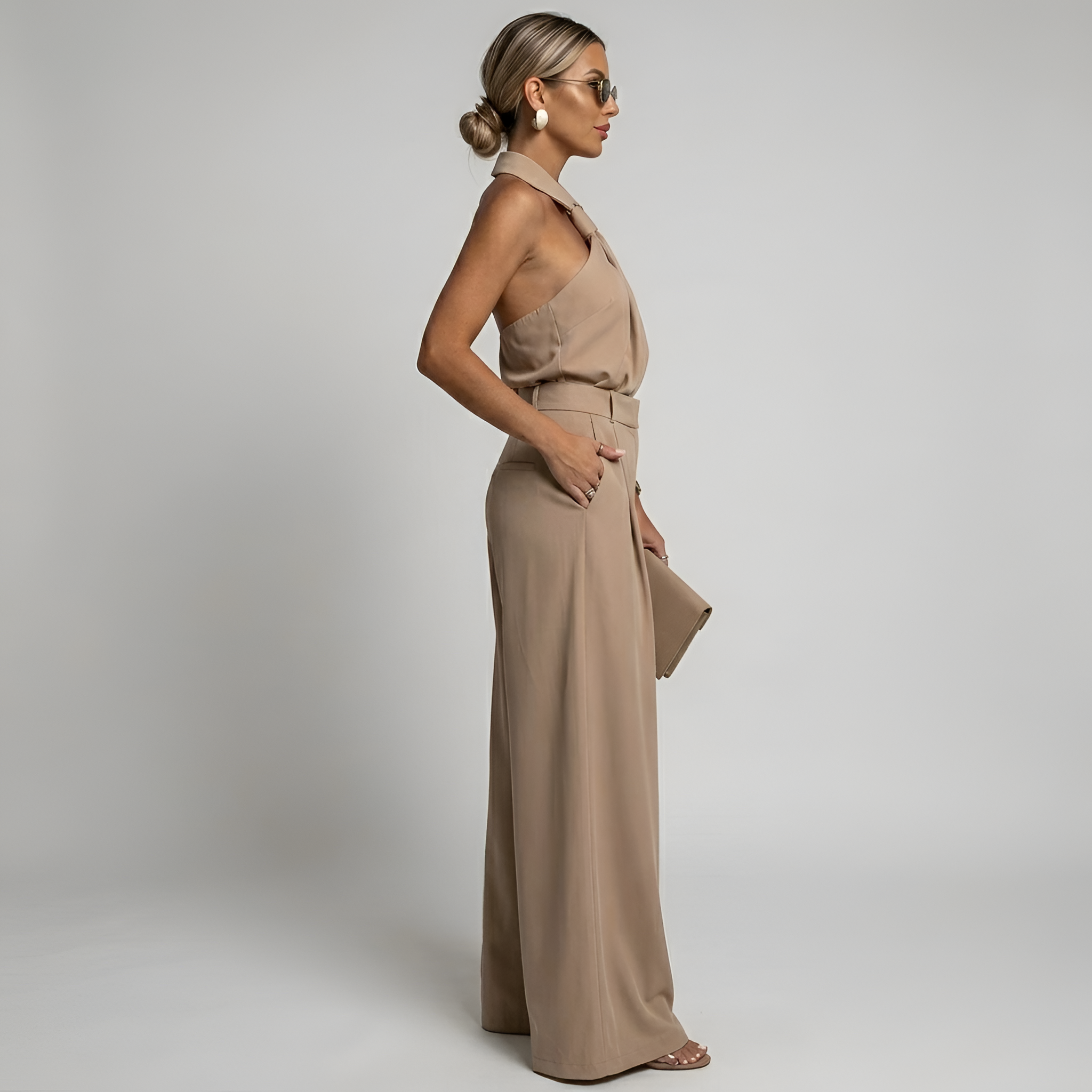 Tuta donna con collo all'americana e gamba ampia - Elegante e fluida 2