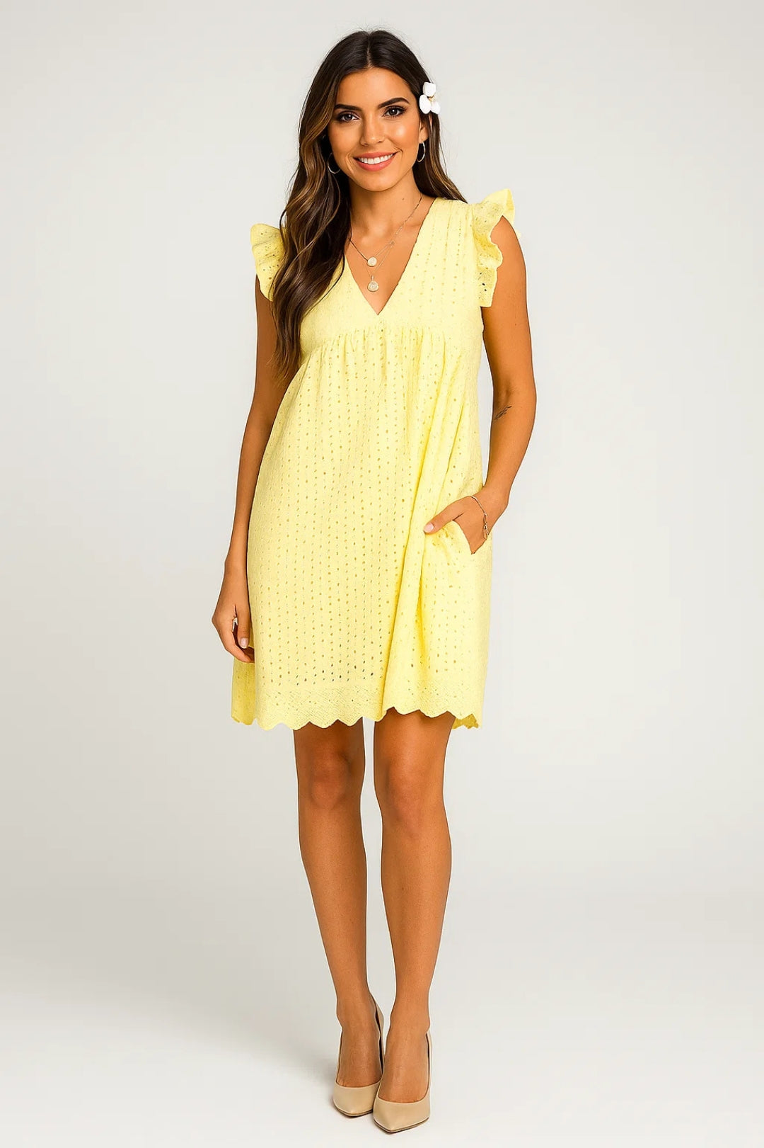 Vestito corto traforato con maniche a volant e scollo a V 0