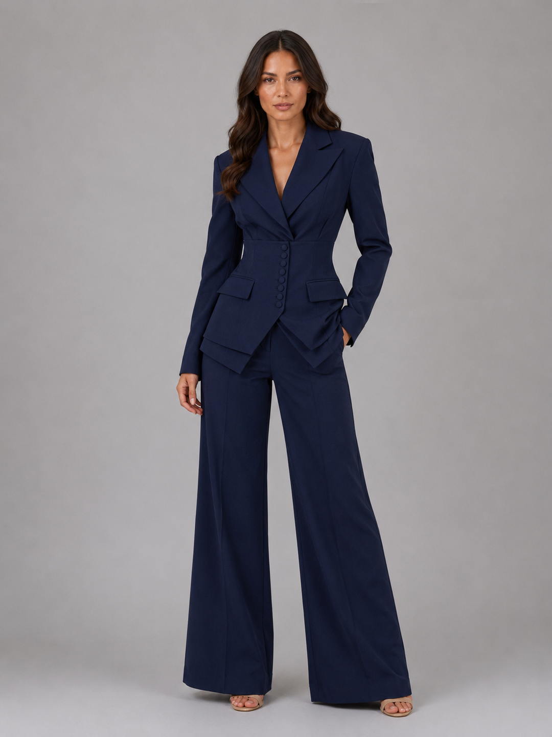 Tailleur Donna Tre Pezzi | Vita Scolpita e Fluidità 6