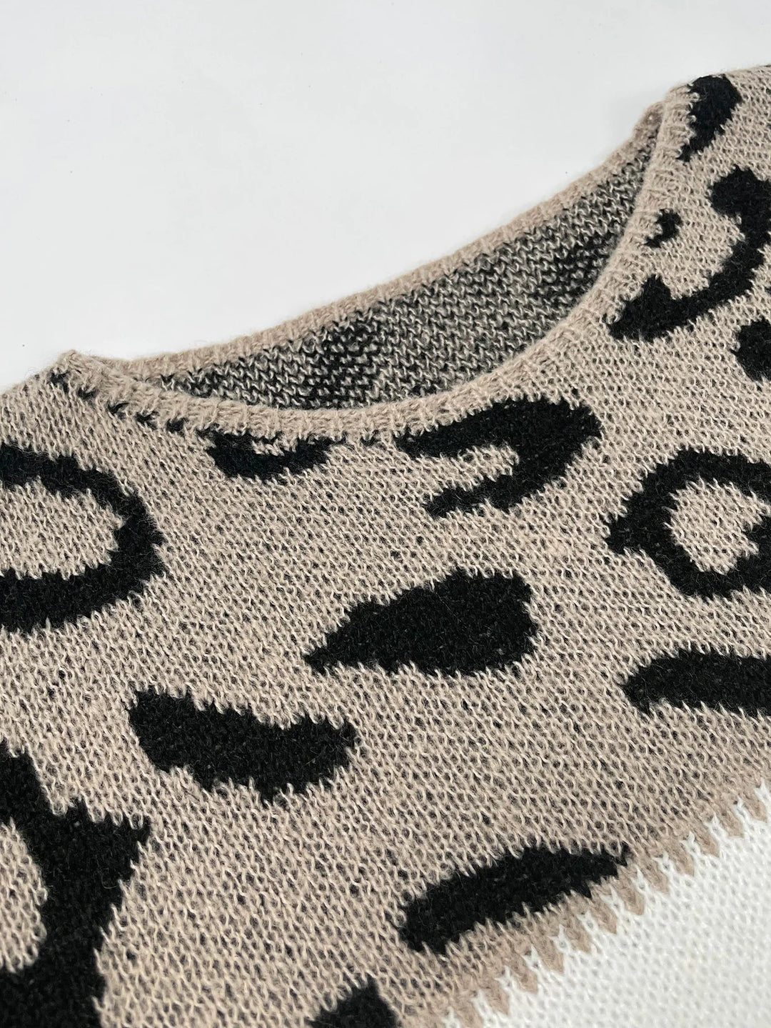 Women's Leopard Print Jumper | Warm and Comfortable