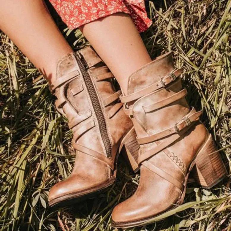 Retro Leather Boots for Women – Chic &amp; Stylish with Belt Buckle Detail