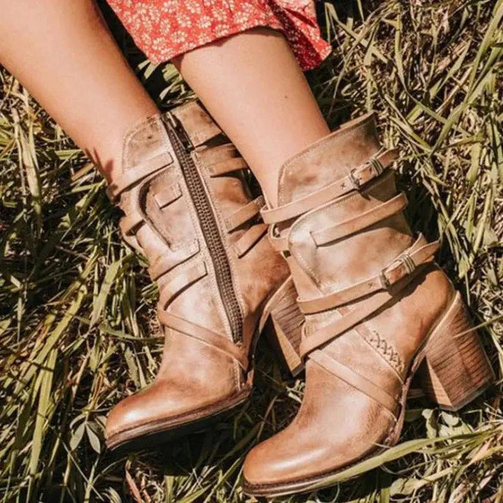 Retro Leather Boots for Women – Chic &amp; Stylish with Belt Buckle Detail