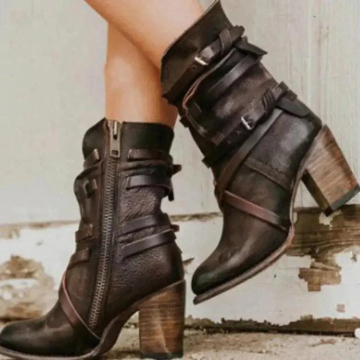 Retro Leather Boots for Women – Chic &amp; Stylish with Belt Buckle Detail