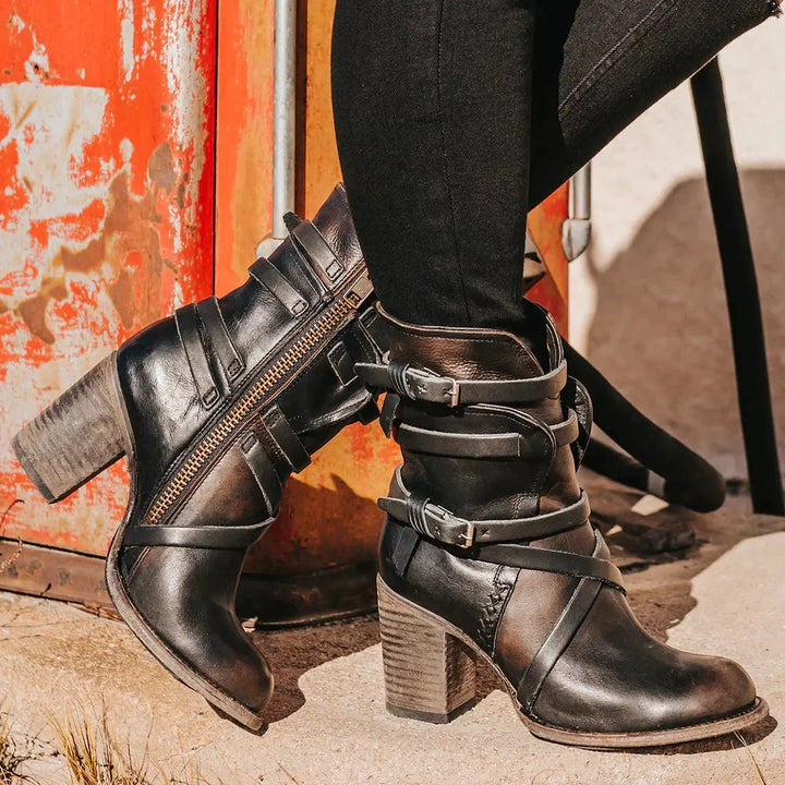 Retro Leather Boots for Women – Chic &amp; Stylish with Belt Buckle Detail