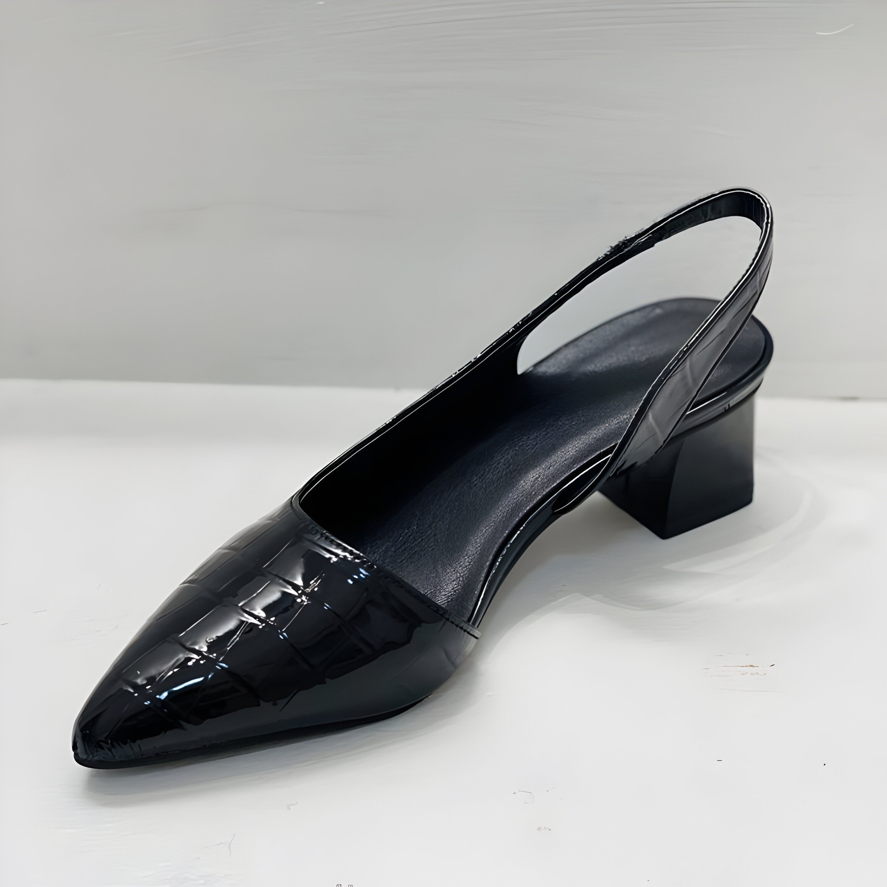 Wynn - Scarpe con tacco a punta larga 1